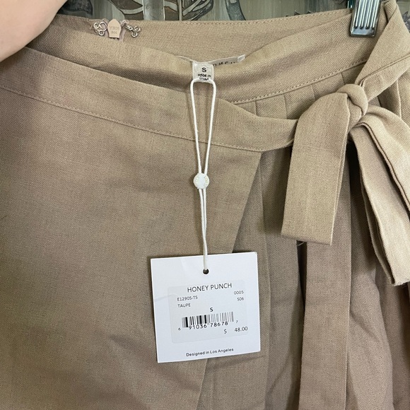 tan ruffle skirt from honey punch - Picture 4 of 5